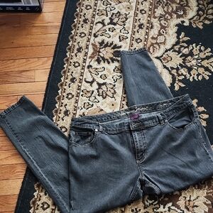 Avenue Women's Skinny Jeans; Stonewashed Black, Size: 16